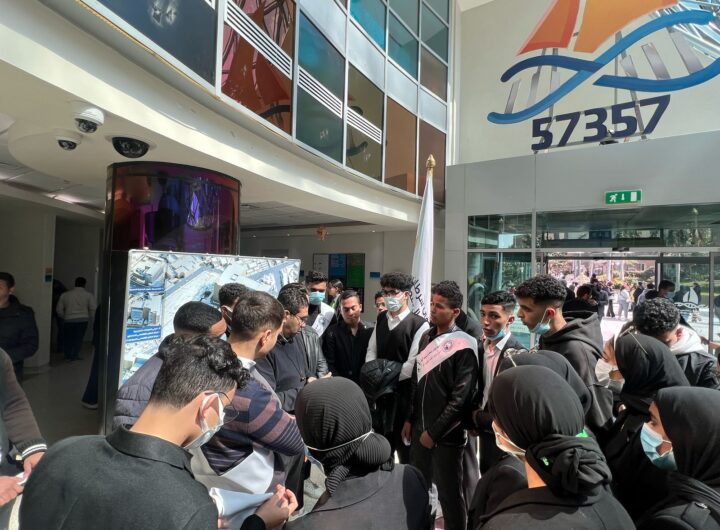 طلاب جامعة بني سويف الأهلية في زيارة لمستشفي الأطفال 57357