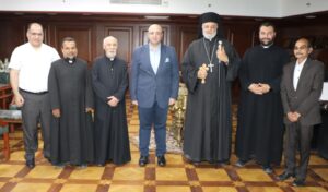 محافظ بني سويف يتلقى التهاني والتبريكات بمناسبة عيد الأضحى المبارك من القيادات الكنسية
