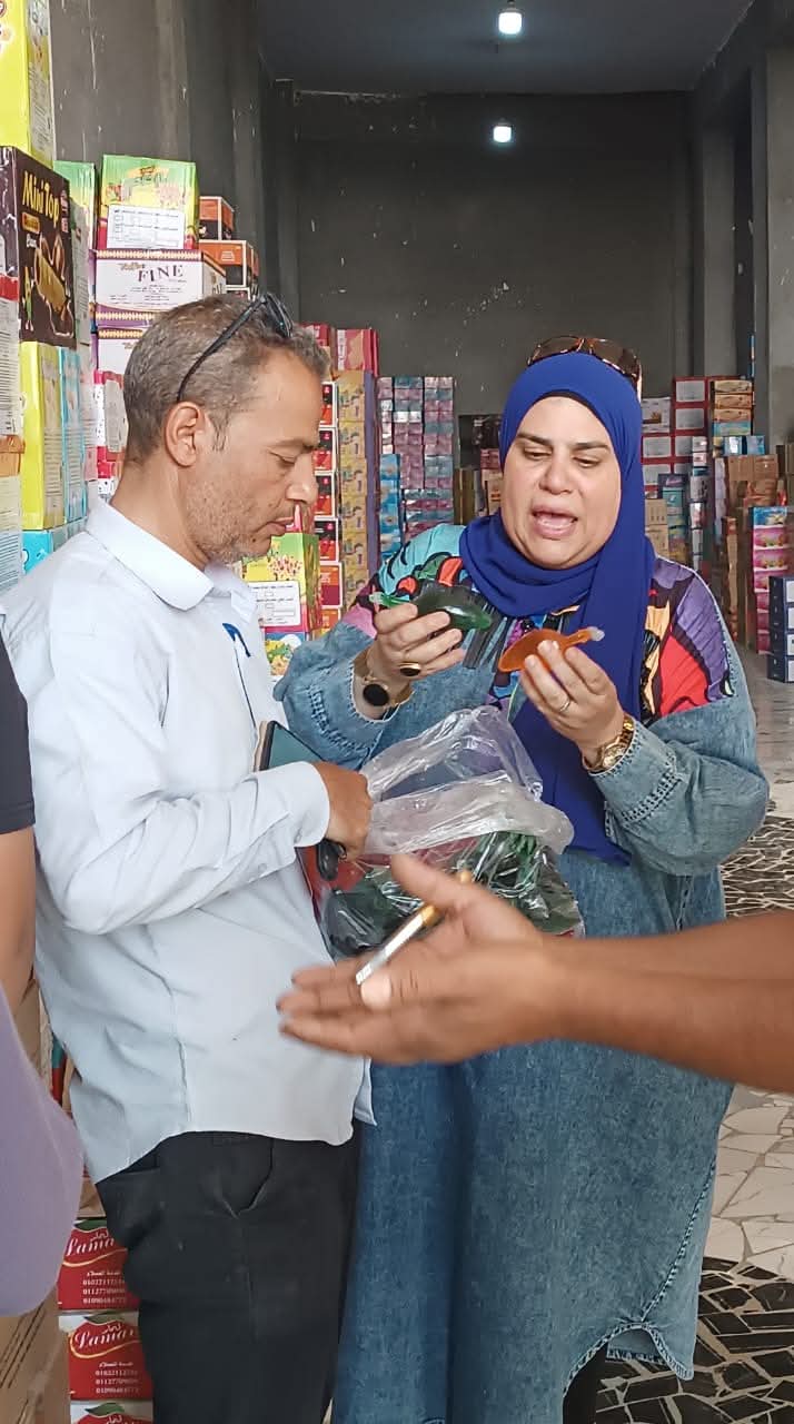 10 آلاف قطعة.. " اللوليتا " الفاسدة في قبضة مراقبة الأغذية بصحة بني سويف 