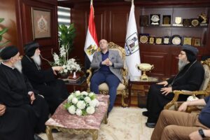 محافظ بني سويف يتلقى التهاني والتبريكات بمناسبة عيد الأضحى المبارك من القيادات الكنسية