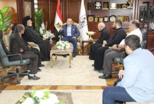 محافظ بني سويف يتلقى التهاني والتبريكات بمناسبة عيد الأضحى المبارك من القيادات الكنسية