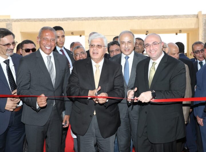 وزير التعليم العالي يفتتح المجمع الطبي لمؤسسة "تعليم" بـ طب جامعة النهضة في بني سويف