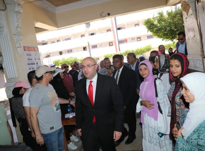 محافظ بني سويف يتابع أعمال التصويت في أول أيام جولة الإعادة لانتخابات مجلس الشيوخ 2025