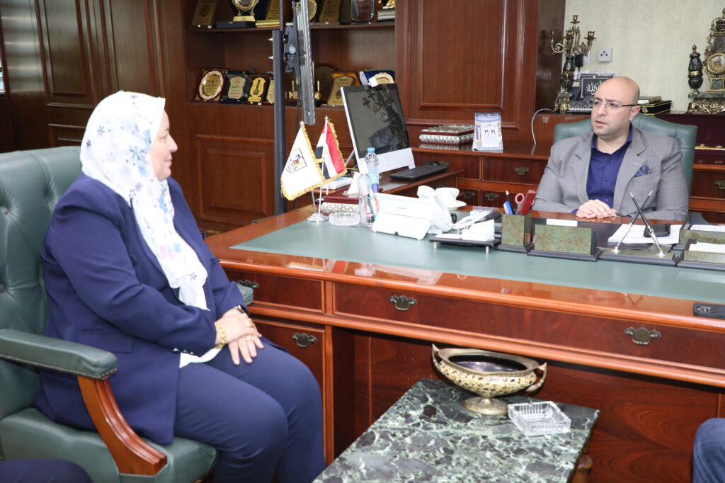 تبدأ غدا في 148 مدرسة : محافظ بني سويف يتابع الترتيبات النهائية لبدء العام الدراسي الجديد