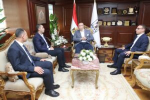 محافظ بني سويف يلتقي نائب وزير الصحة لمتابعة عدد من المنشآت الصحية بالمحافظة