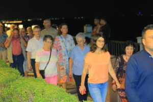 فوج سياحي قوامه 25 زائراً ألمانياً في زيارة تفقدية لممشى كورنيش بني سويف