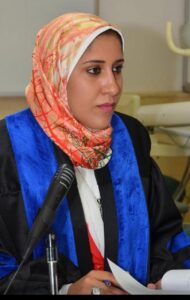 الدكتوره مني عبد العزيز