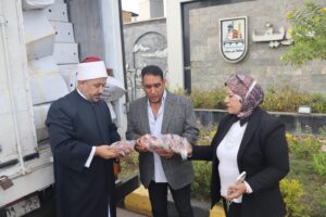 استلام 2 طن لحوم لتوزيعها على الأسر والفئات الأولى بالرعاية في بني سويف