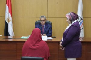 جانب من اللقاء الأسبوعي لمحافظ بني سويف بالمواطنين