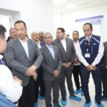 محافظ بني سويف يستقبل وزير الاتصالات في مستهل زيارته داخل مجمع مصانع شركة سامسونج 