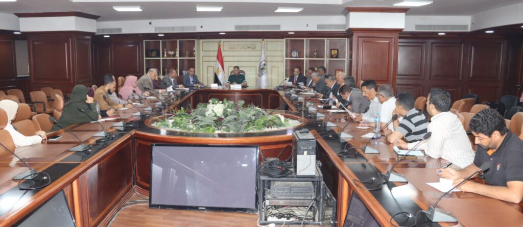 سكرتير عام بني سويف يترأس اجتماع لجنة حصر المُنشآت والكيانات غير المُرخصة