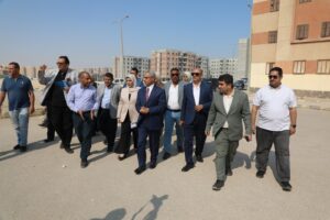 محافظ بني سويف يستمع لشكاوى عدد من المواطنين
