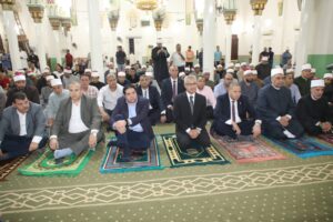 بمسجد عمر بن عبد العزيز: محافظ بني سويف يشهد احتفال الأوقاف بالمولد النبوي الشريف..ويُهنى أبناء وقيادات المحافظة بذكرى مولد نبي الرحمة ورسول الإنسانية 