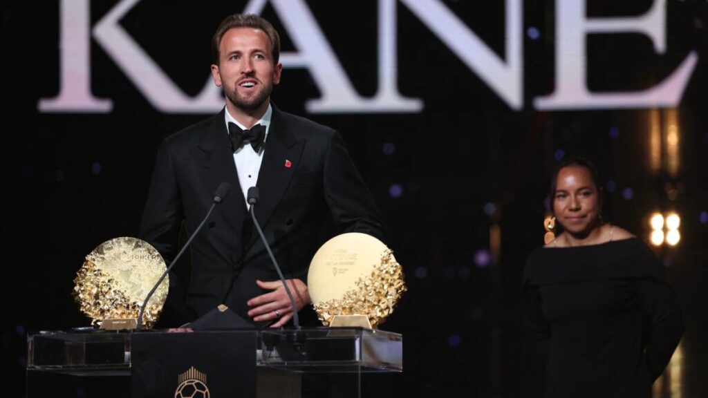هاري كين يتوج بالكرة الذهبية كأفضل لاعب لعام 2026