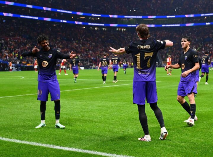 برشلونة يسحق جالطة سراي برباعية في دوري أبطال أوروبا